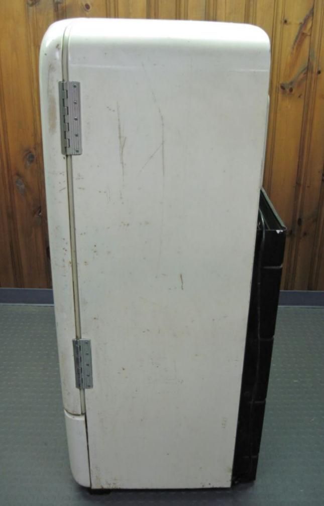 Vintage Nash Kelvinator Refrigerator Model re R White