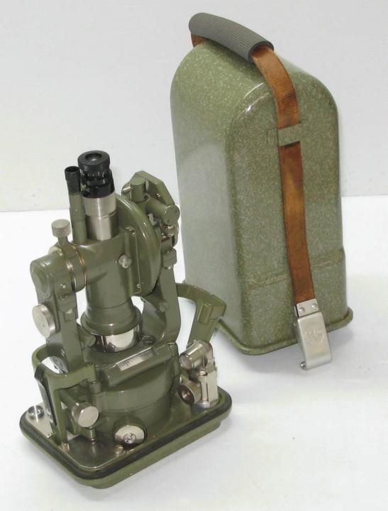 Vintage Kern Suisse DKM2 Theodolite and Accessories No 95206 Swiss