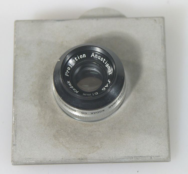 KODAK 51MM 4.5 KODAK ENLARGING LENS ON BOARD W/ FILM CAP (pce121594)