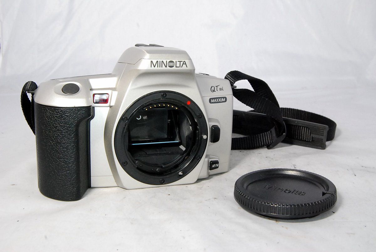 Konica Minolta Maxxum Qt SI 35mm SLR Film Camera Body Only Mint Qtsi