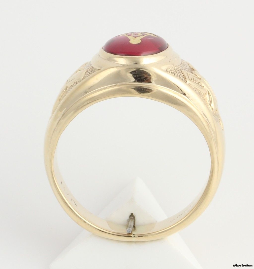 Masonic Blue Lodge Syn Red Spinel Ring   10k Yellow Gold Band Masons