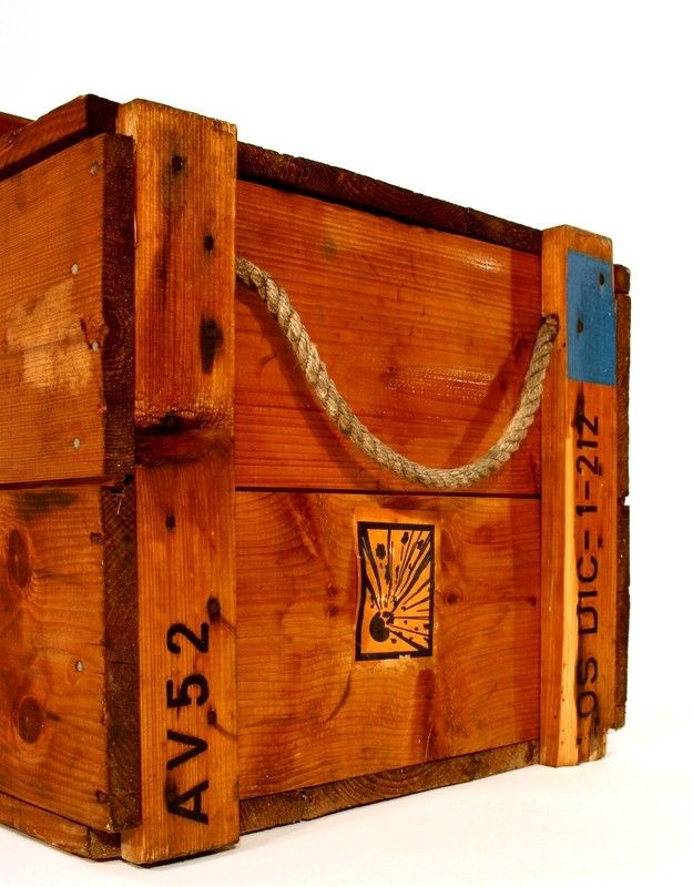 TRUHE a. Tisch MUNITIONSKISTE HOLZ COFFER COFFRE CHEST CASSA CAJA