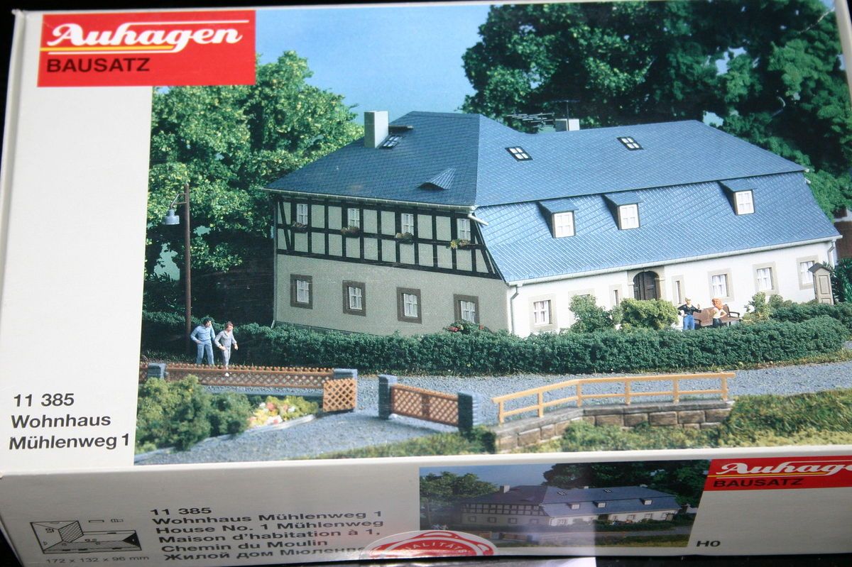 Auhagen H0 11385 Wohnhaus Mühlenweg 1 (Bausatz) 172x132x96mm