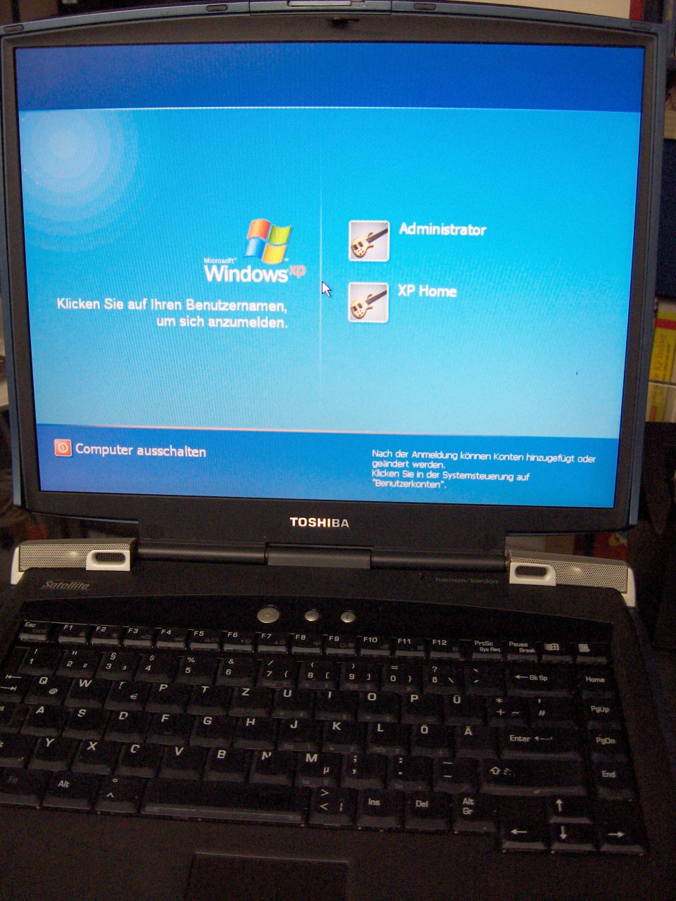 Toshiba Satellite 5100 201 blaues S5100 Ersatzteil Notebook nur