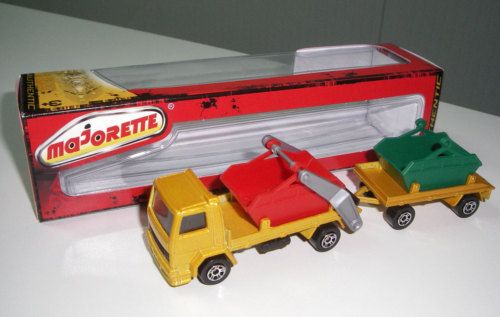 MAJORETTE Nº 241/245 1/100 FORD CONTAINERS NEW TRUCK on PopScreen