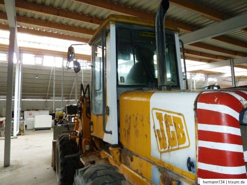 JCB 411 Radlader mit Schaufel