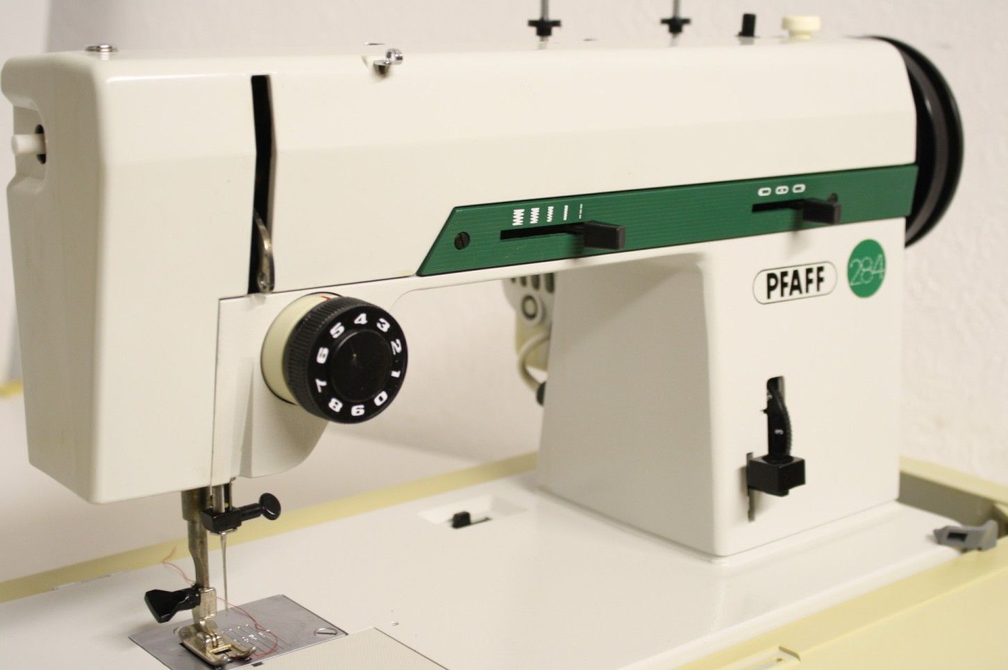 Profi Nähmaschine Pfaff 284