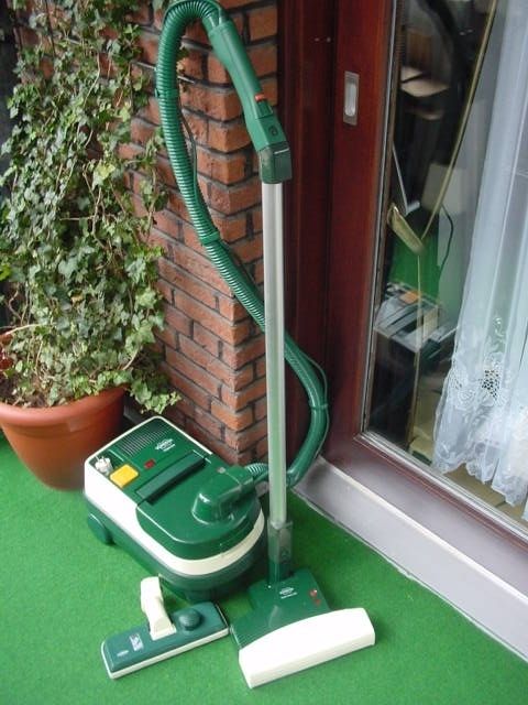 VORWERK TIGER 250 MIT TEPPICH BÜRSTE ET 340 + ZUBECHÖR