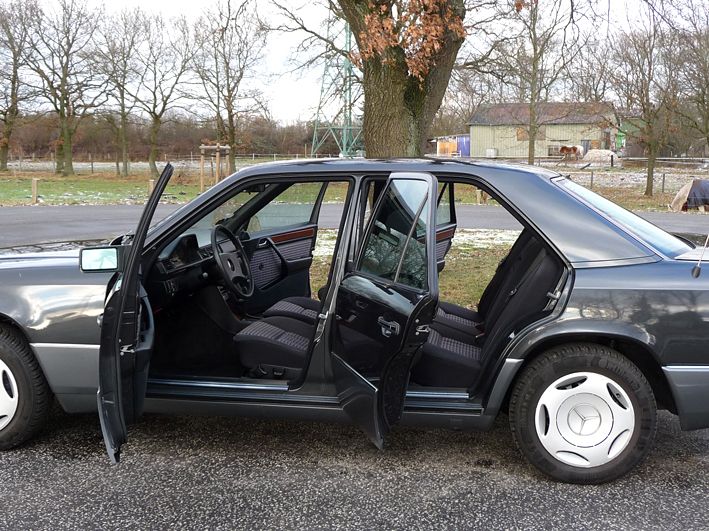 Mercedes Benz W124 230E hervorragend gepflegtes Fahrzeug, TÜV/AU neu