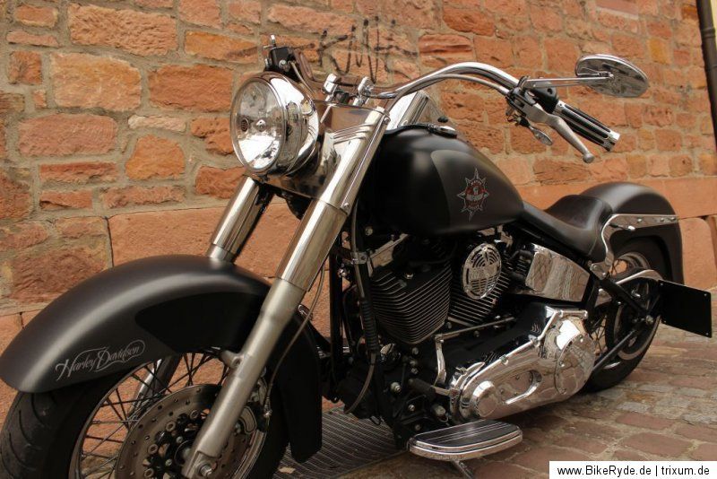 Harley Davidson Softail 2002 Sonderlackierung mit neuem Umbau