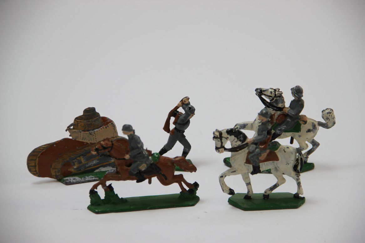 5x Zinn Figur Zinnsoldaten Panzer handbemalt 1.WK ~1920