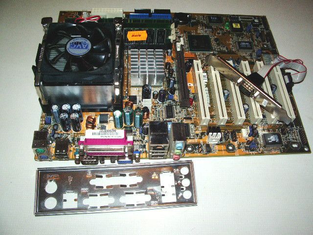 Mainboard ASUS P4B533 V Rev 2 0 CPU P4 1 GB RAM Kuehler getestet OK