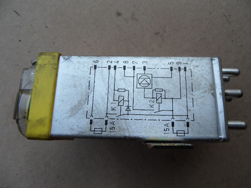 Mercedes Benz C Klasse Kombi S202 Überspannungsrelais 0015400845