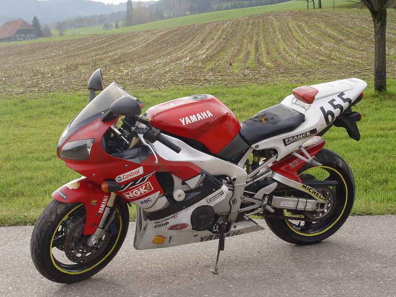 YAMAHA R1 RN01 Ez. 3 99 Rennhure Stuntbike Driftqueen oder Schlachtkuh