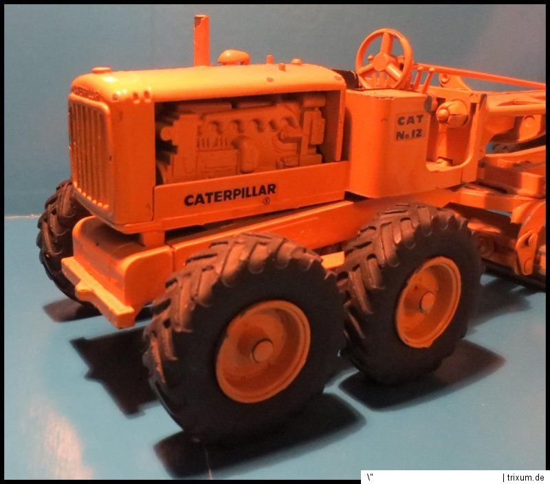 24 1960S Caterpillar No. 12 Motor Grader ERTL FARM TOY CAT REUHL