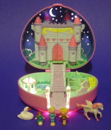 Polly Pocket Mini ♥ Traum Herz Schloss ♥ + 5 Figuren mit toller