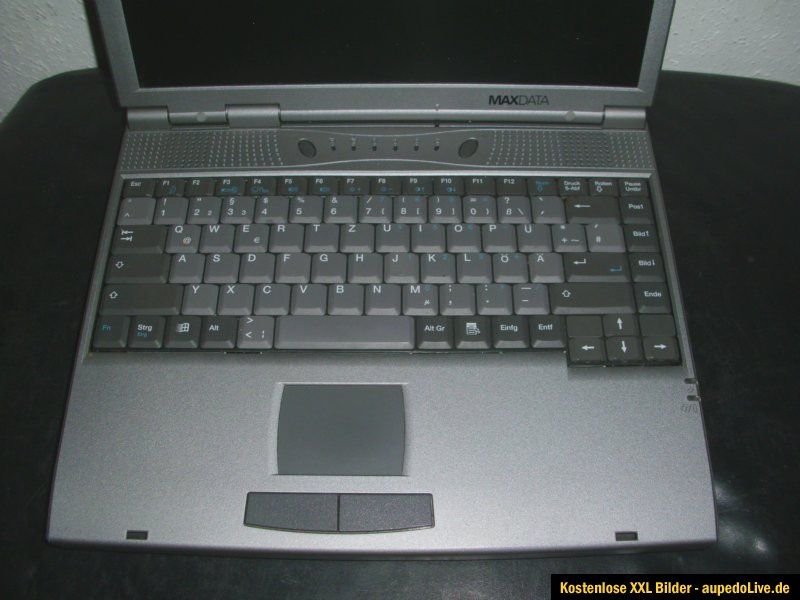 Maxdata Vision 450T Laptop Notebook defekt