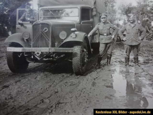 Altes Foto Citroen T 45 LKW 2 WK 2 WW Bukarest 1942 Offizier