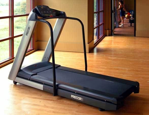 Precor C956 Laufband   generalüberholt NEUE Lauffläche