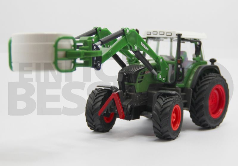 Modell Traktor Fendt 132 aus Metall und Kunststoff Spielzeugbulldog